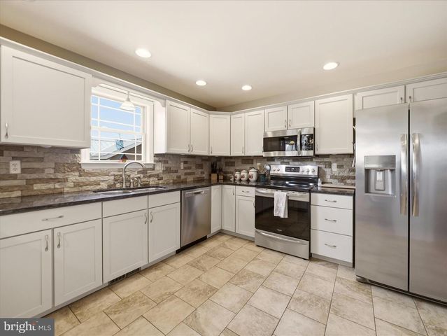 570 STARR AVE, Chambersburg, PA 17202