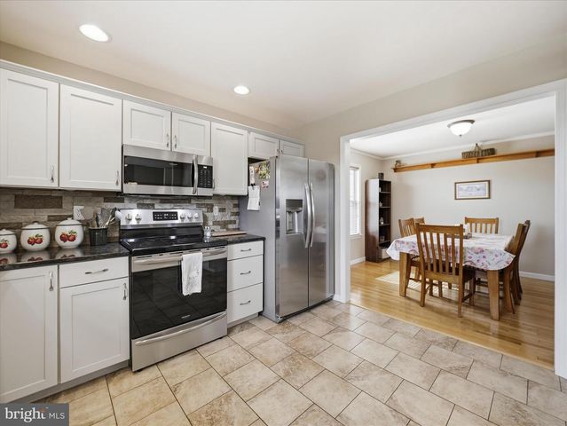 570 STARR AVE, Chambersburg, PA 17202