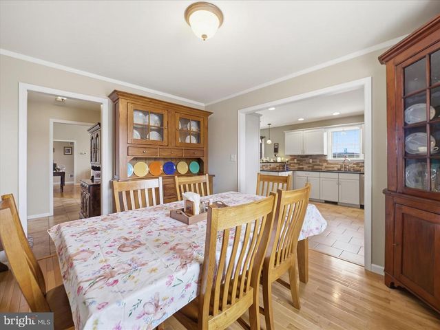 570 STARR AVE, Chambersburg, PA 17202