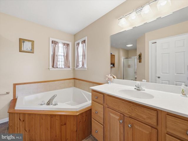 570 STARR AVE, Chambersburg, PA 17202