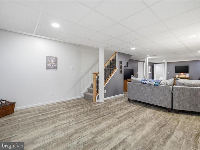 570 STARR AVE, Chambersburg, PA 17202