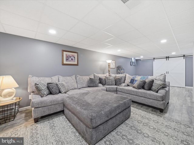 570 STARR AVE, Chambersburg, PA 17202