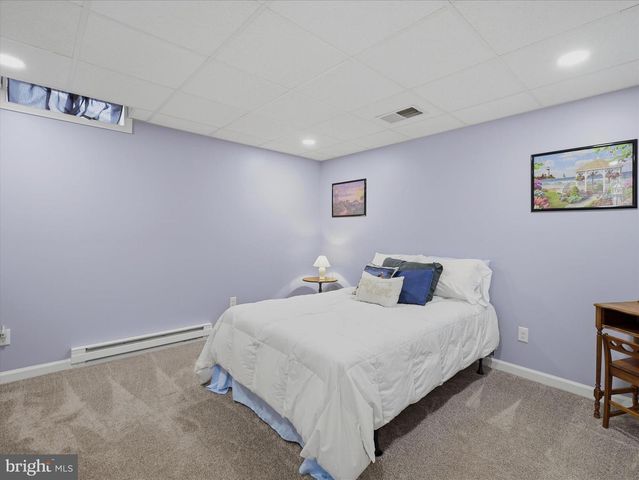 570 STARR AVE, Chambersburg, PA 17202