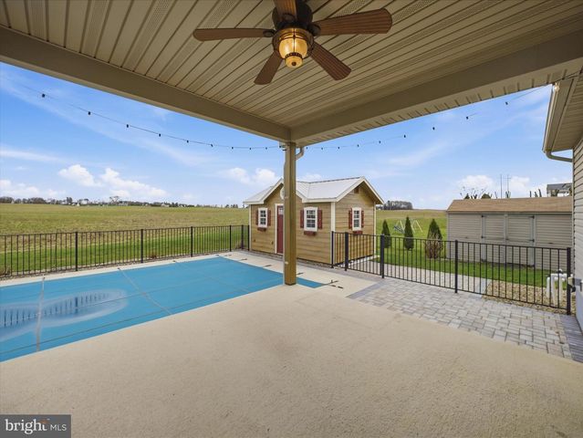 570 STARR AVE, Chambersburg, PA 17202