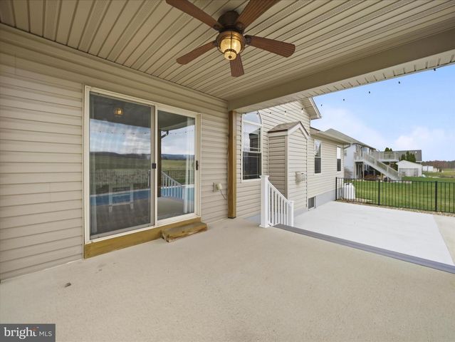 570 STARR AVE, Chambersburg, PA 17202