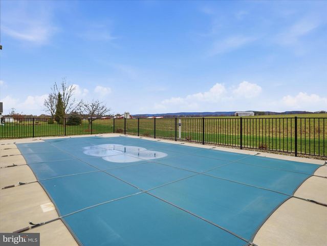 570 STARR AVE, Chambersburg, PA 17202