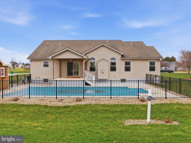 570 STARR AVE, Chambersburg, PA 17202