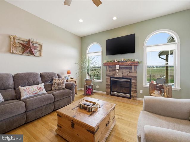 570 STARR AVE, Chambersburg, PA 17202