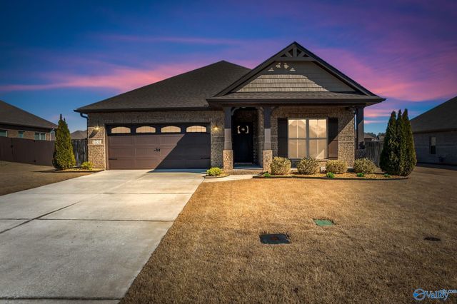 17232 Calcite Drive, Athens, AL 35613