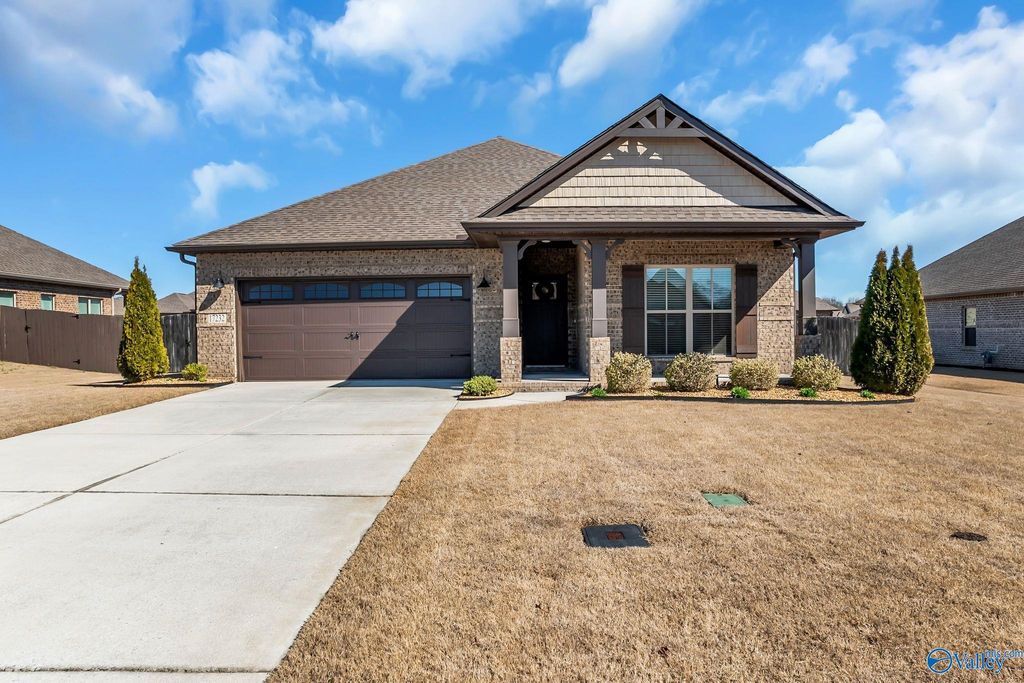 17232 Calcite Drive, Athens, AL 35613