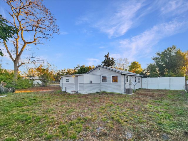 3913 CHESTNUT AVENUE, Sarasota, FL 34234