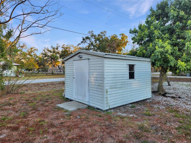 3913 CHESTNUT AVENUE, Sarasota, FL 34234