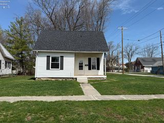 W 236 Main Street, Oak Harbor, OH 43449