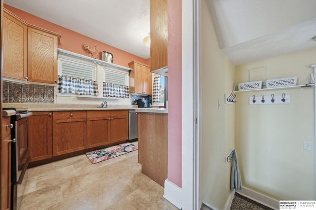 2142 Lake Street, Lincoln, NE 68502