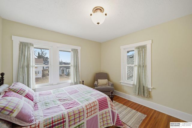 2142 Lake Street, Lincoln, NE 68502