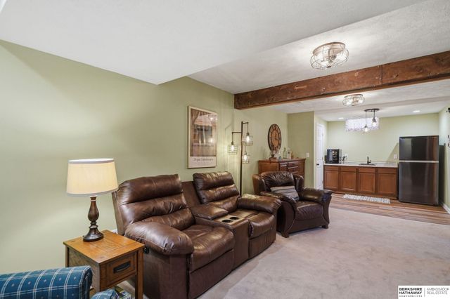 2142 Lake Street, Lincoln, NE 68502