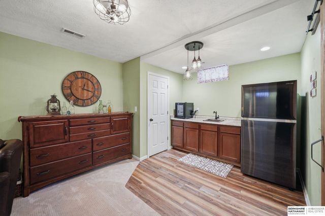 2142 Lake Street, Lincoln, NE 68502