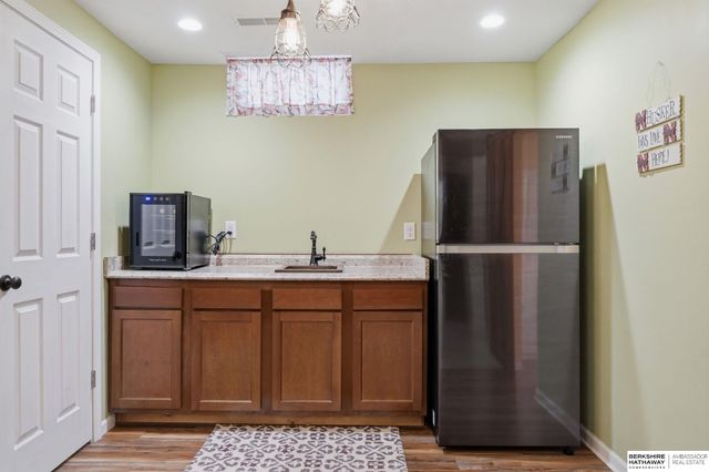 2142 Lake Street, Lincoln, NE 68502