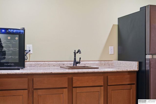 2142 Lake Street, Lincoln, NE 68502