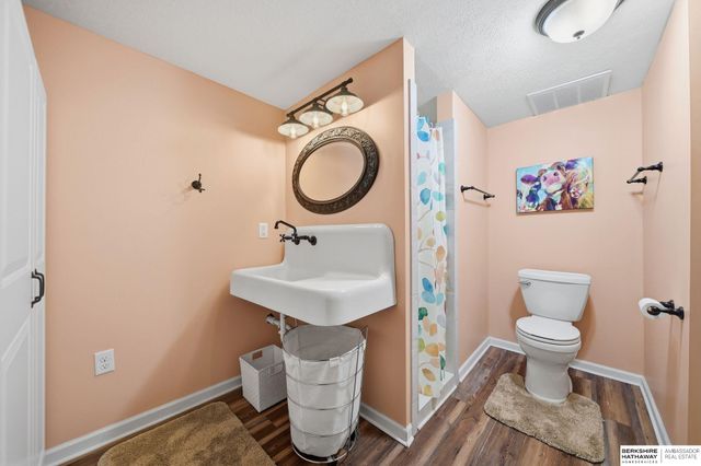 2142 Lake Street, Lincoln, NE 68502