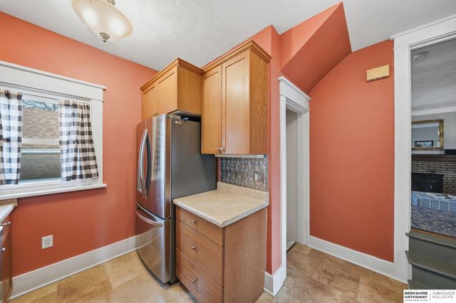 2142 Lake Street, Lincoln, NE 68502