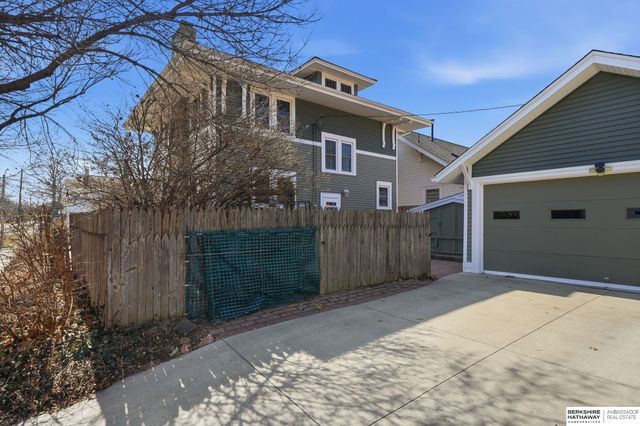 2142 Lake Street, Lincoln, NE 68502