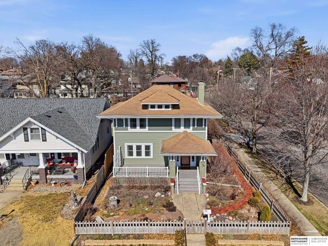 2142 Lake Street, Lincoln, NE 68502