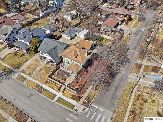 2142 Lake Street, Lincoln, NE 68502