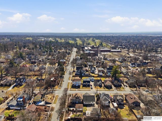 2142 Lake Street, Lincoln, NE 68502