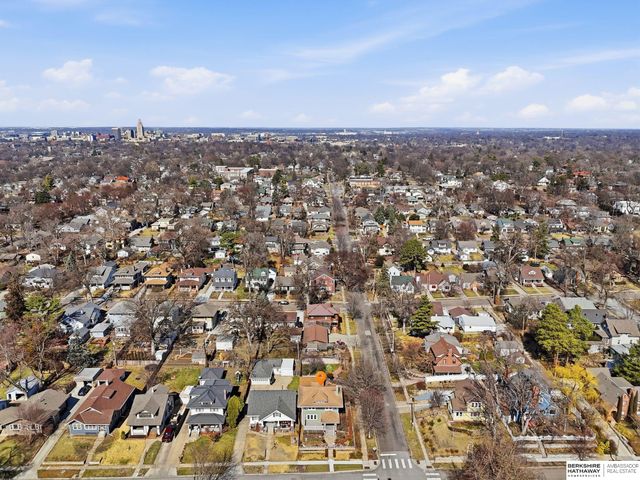 2142 Lake Street, Lincoln, NE 68502