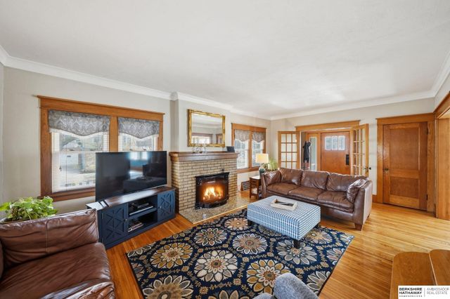 2142 Lake Street, Lincoln, NE 68502