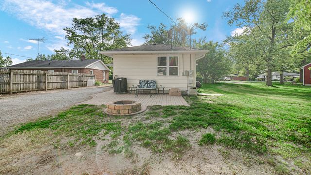 1113 Begonia Street SE, Demotte, IN 46310