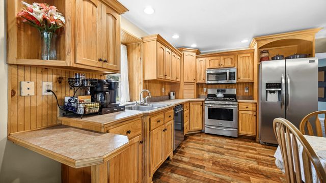 1113 Begonia Street SE, Demotte, IN 46310