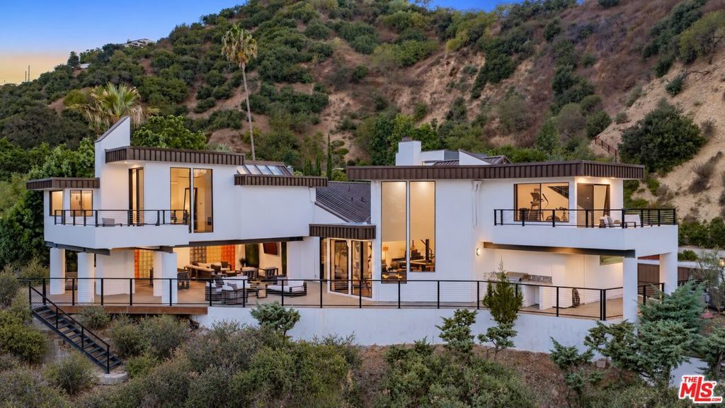 3372 Longridge Terrace, Sherman Oaks, CA 91423 — exterior