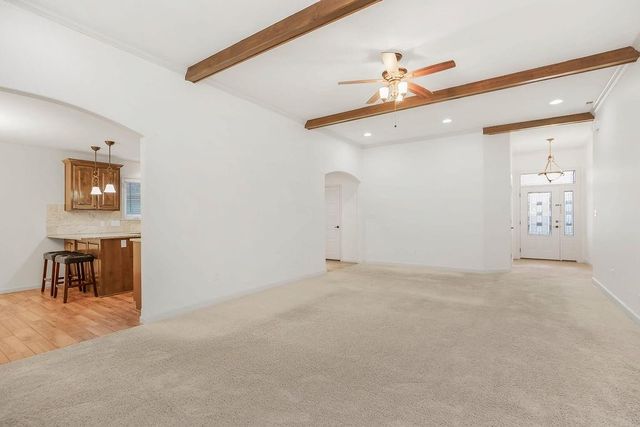 860 Meadowlark Court, Lansing, KS 66043