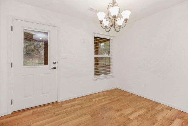 860 Meadowlark Court, Lansing, KS 66043