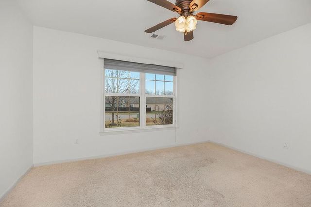 860 Meadowlark Court, Lansing, KS 66043