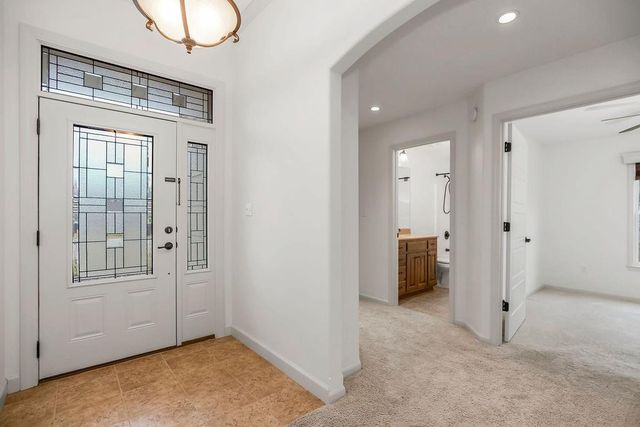 860 Meadowlark Court, Lansing, KS 66043