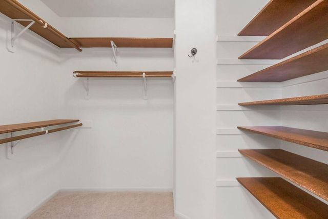 860 Meadowlark Court, Lansing, KS 66043