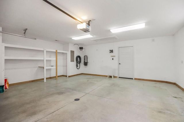 860 Meadowlark Court, Lansing, KS 66043