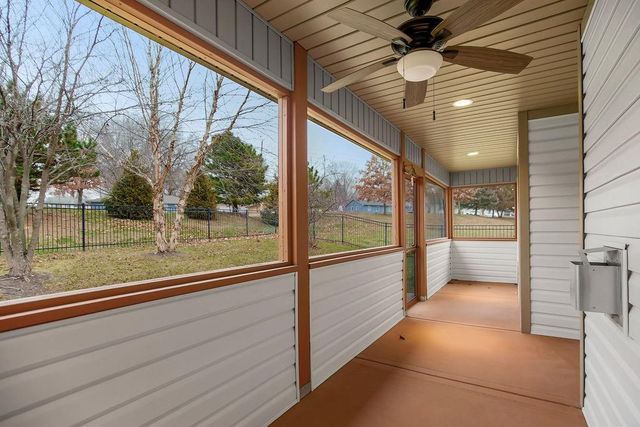 860 Meadowlark Court, Lansing, KS 66043