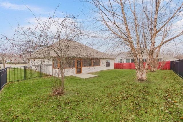 860 Meadowlark Court, Lansing, KS 66043