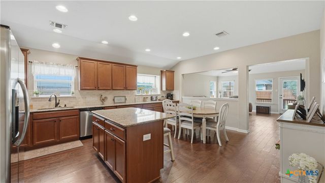 2122 Dragon Trail, New Braunfels, TX 78130