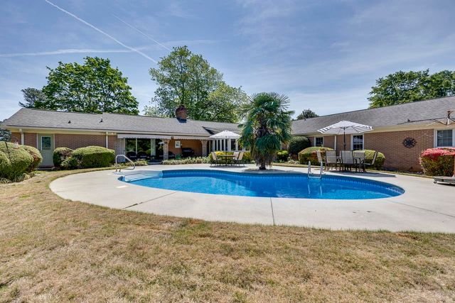 136 Club Drive, Simpsonville, SC 29681