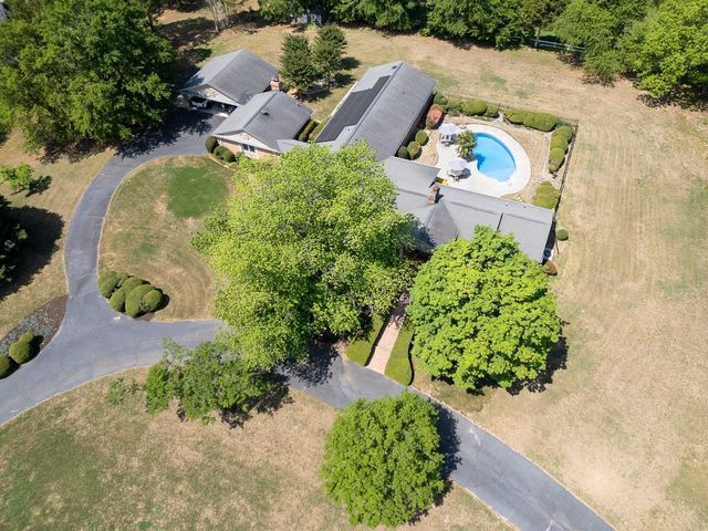 136 Club Drive, Simpsonville, SC 29681