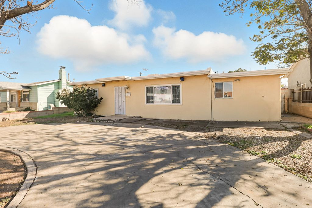 308 General Chennault Street NE, Albuquerque, NM 87123