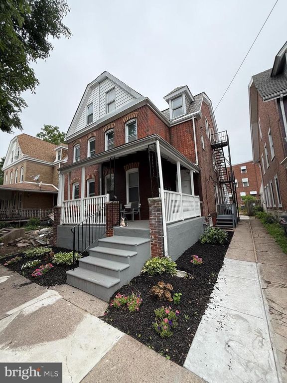 1105 W AIRY ST, NORRISTOWN, PA 19401 — exterior