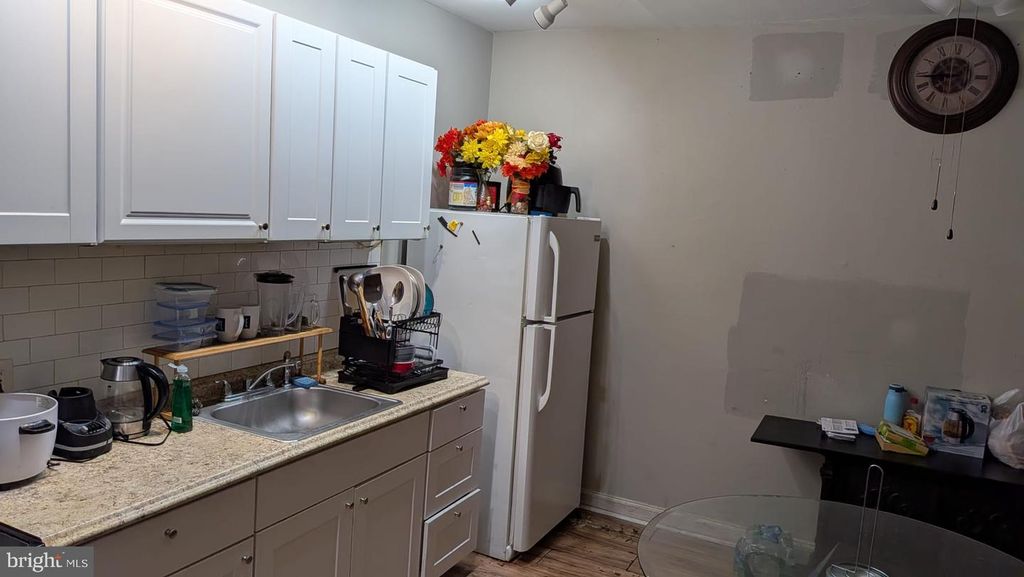 1105 W AIRY ST, NORRISTOWN, PA 19401 — photo 2
