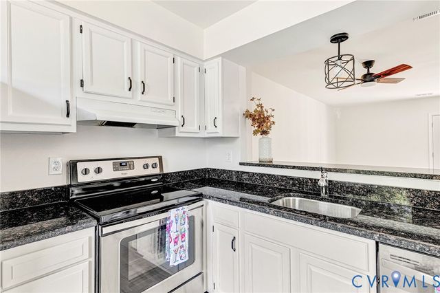 2257 High Bush Cir, Glen Allen, VA 23060