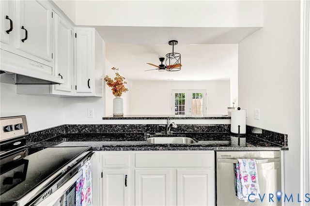 2257 High Bush Cir, Glen Allen, VA 23060